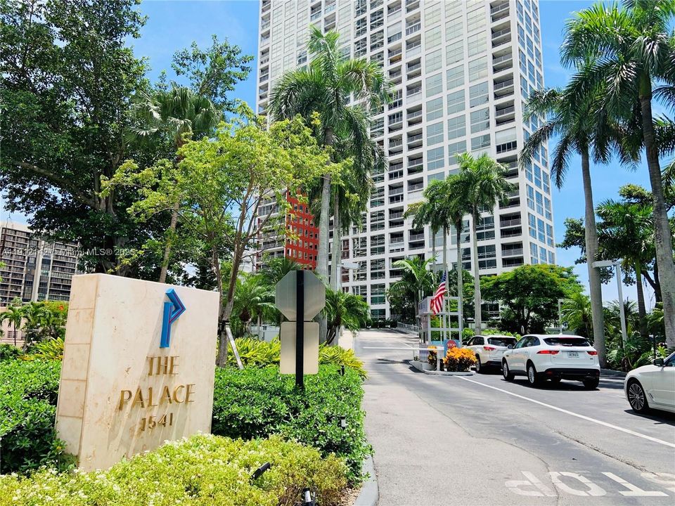 For Sale: $1,125,000 (3 beds, 2 baths, 1869 Square Feet)