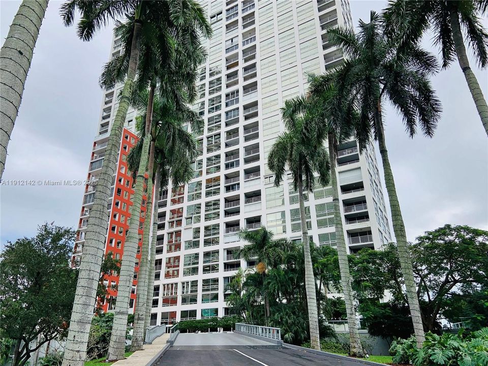 For Sale: $1,125,000 (3 beds, 2 baths, 1869 Square Feet)