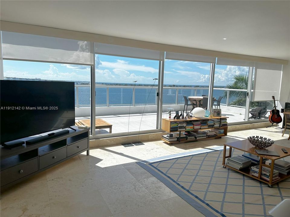 For Sale: $1,125,000 (3 beds, 2 baths, 1869 Square Feet)