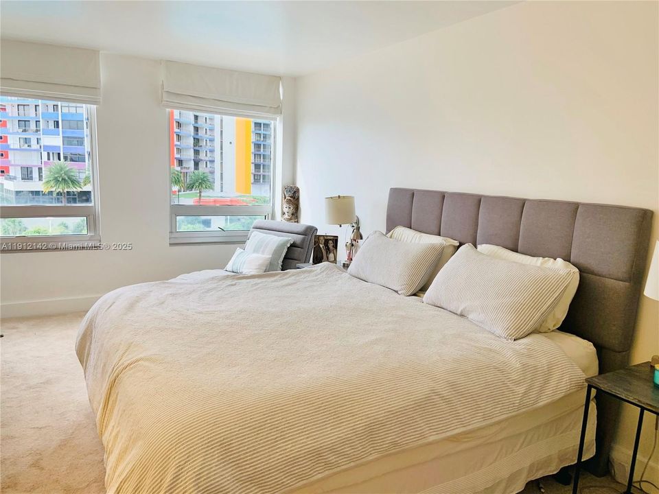 For Sale: $1,125,000 (3 beds, 2 baths, 1869 Square Feet)