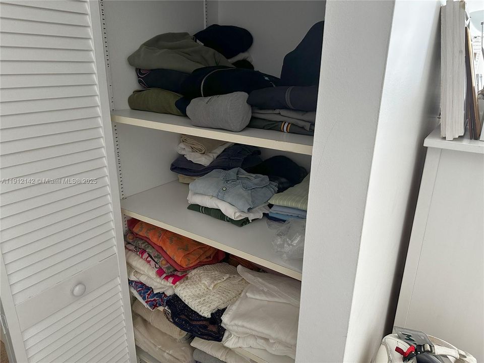 For Sale: $1,125,000 (3 beds, 2 baths, 1869 Square Feet)