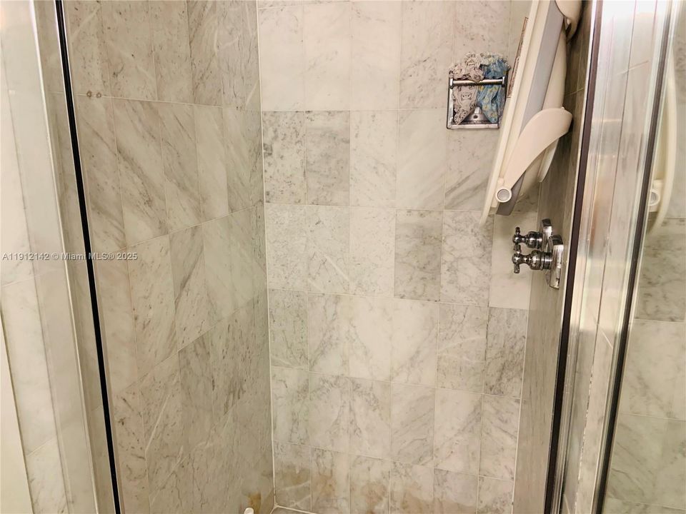 For Sale: $1,125,000 (3 beds, 2 baths, 1869 Square Feet)