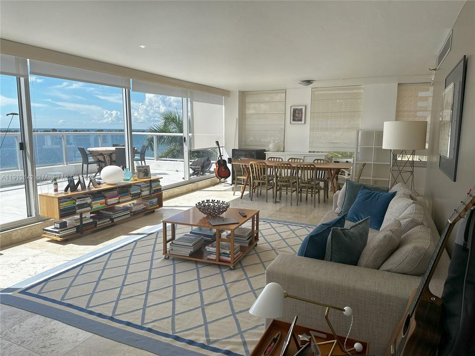 For Sale: $1,125,000 (3 beds, 2 baths, 1869 Square Feet)