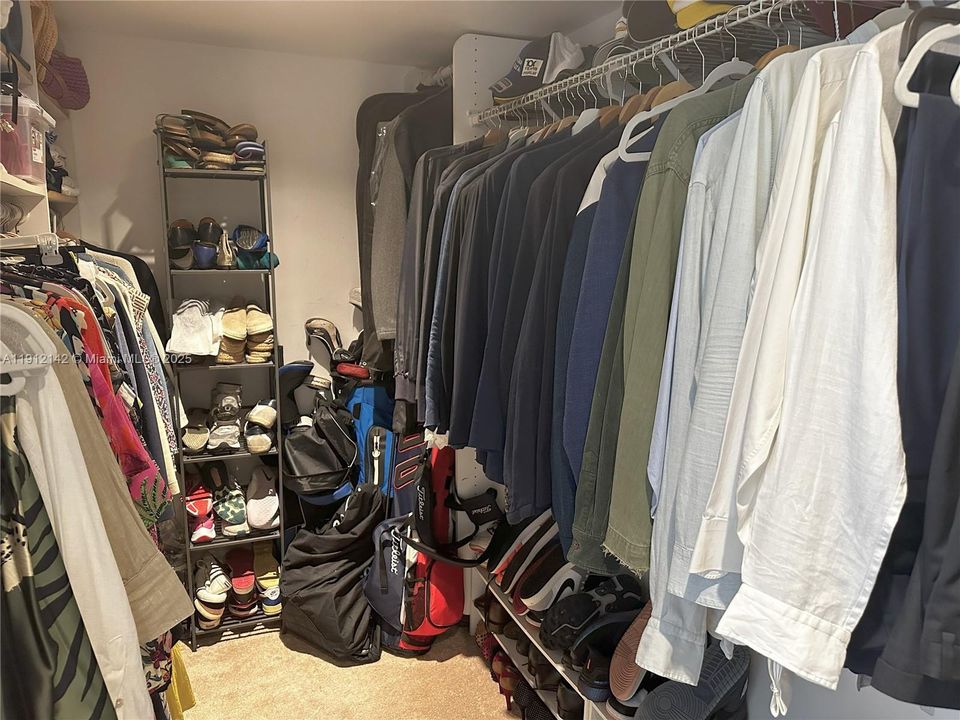 For Sale: $1,125,000 (3 beds, 2 baths, 1869 Square Feet)