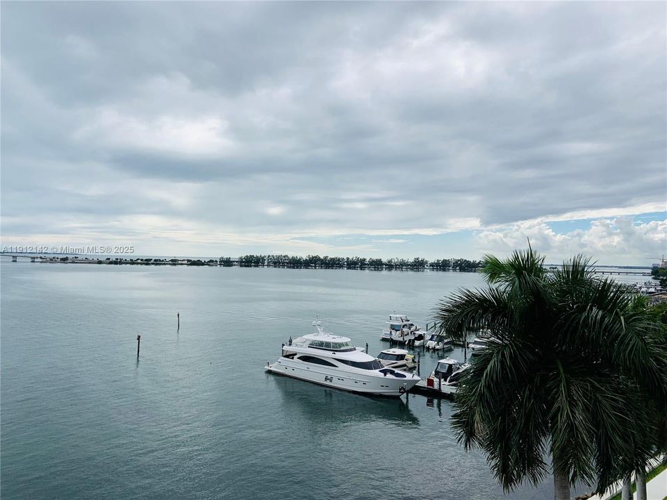 For Sale: $1,125,000 (3 beds, 2 baths, 1869 Square Feet)