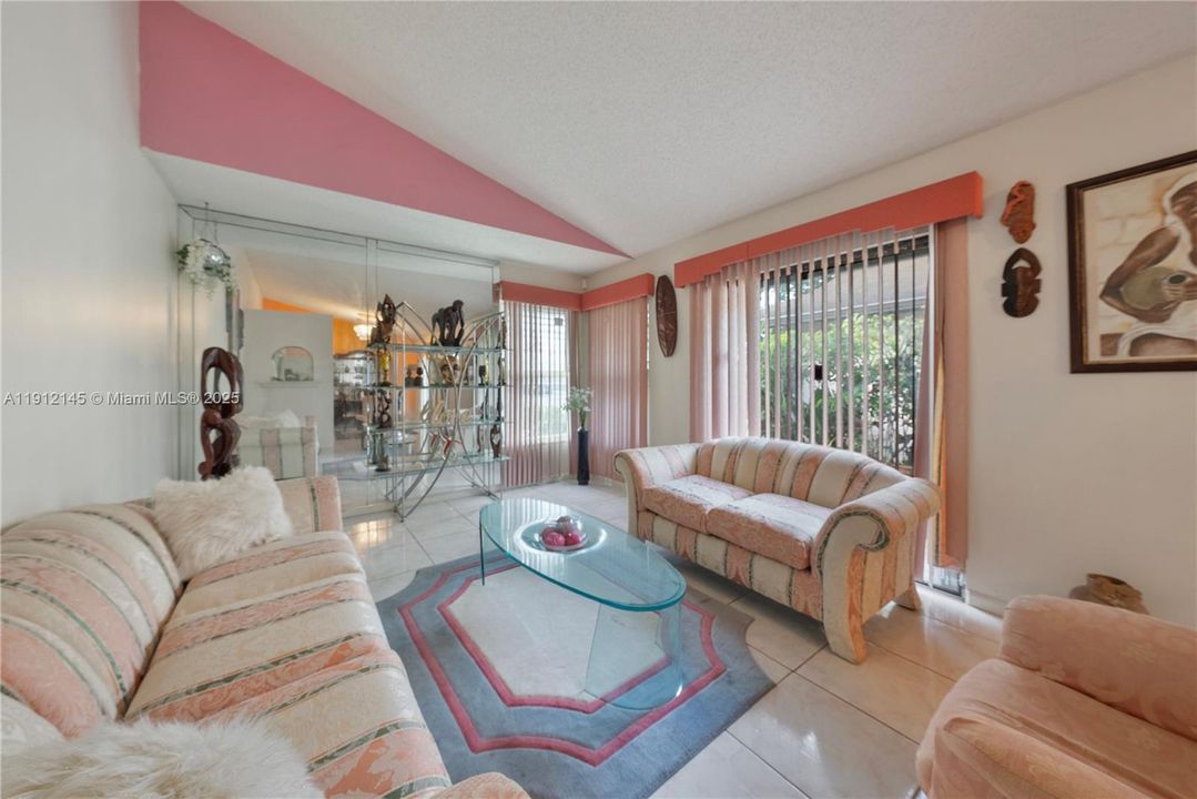 待售: $365,000 (3 贝兹, 2 浴室, 1150 平方英尺)