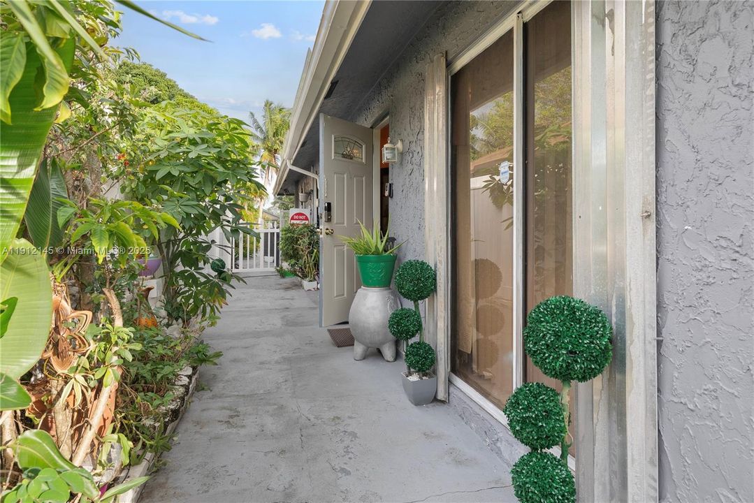 待售: $365,000 (3 贝兹, 2 浴室, 1150 平方英尺)