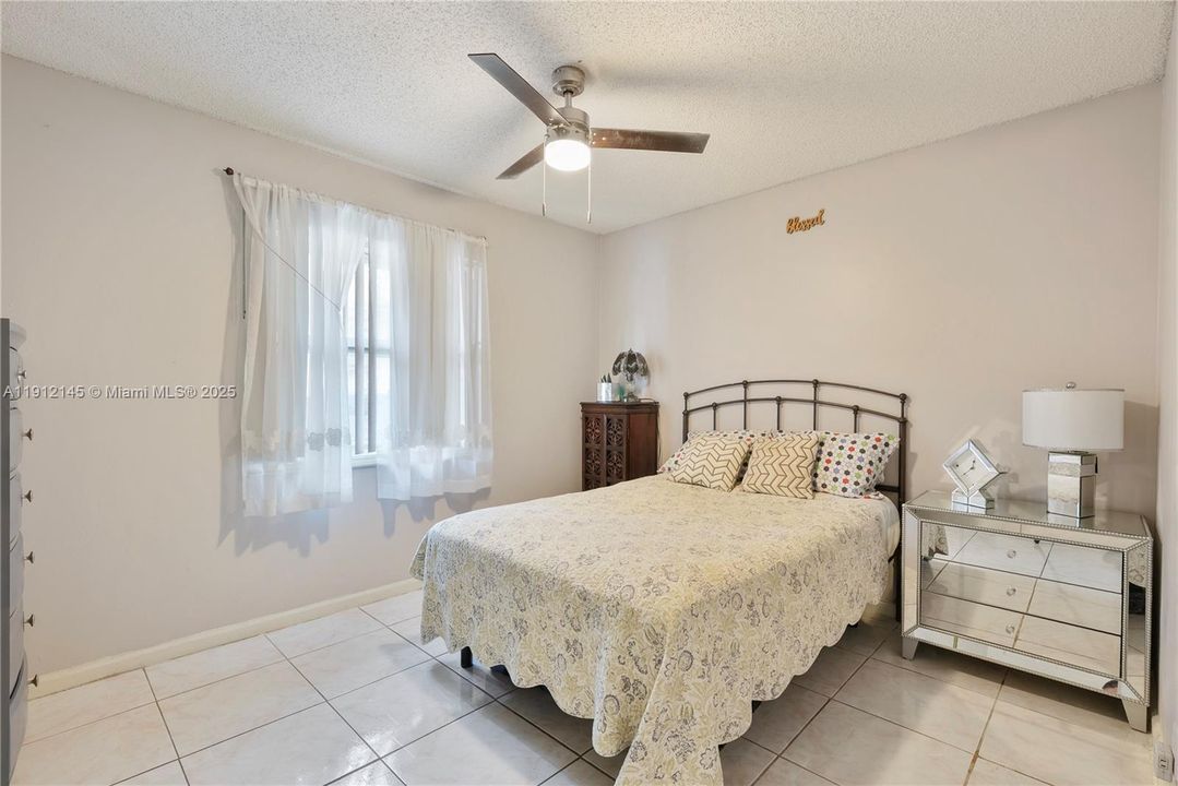 待售: $365,000 (3 贝兹, 2 浴室, 1150 平方英尺)