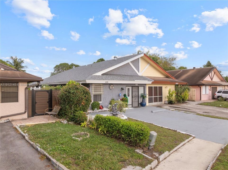 待售: $365,000 (3 贝兹, 2 浴室, 1150 平方英尺)