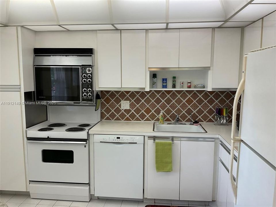 En Venta: $189,000 (2 camas, 2 baños, 1064 Pies cuadrados)