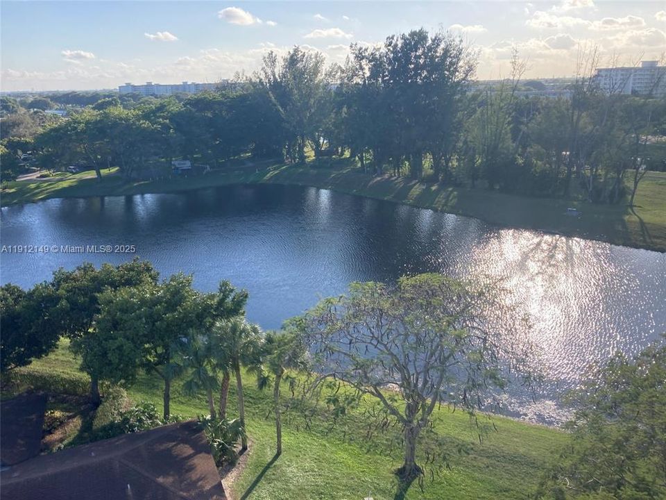 En Venta: $189,000 (2 camas, 2 baños, 1064 Pies cuadrados)