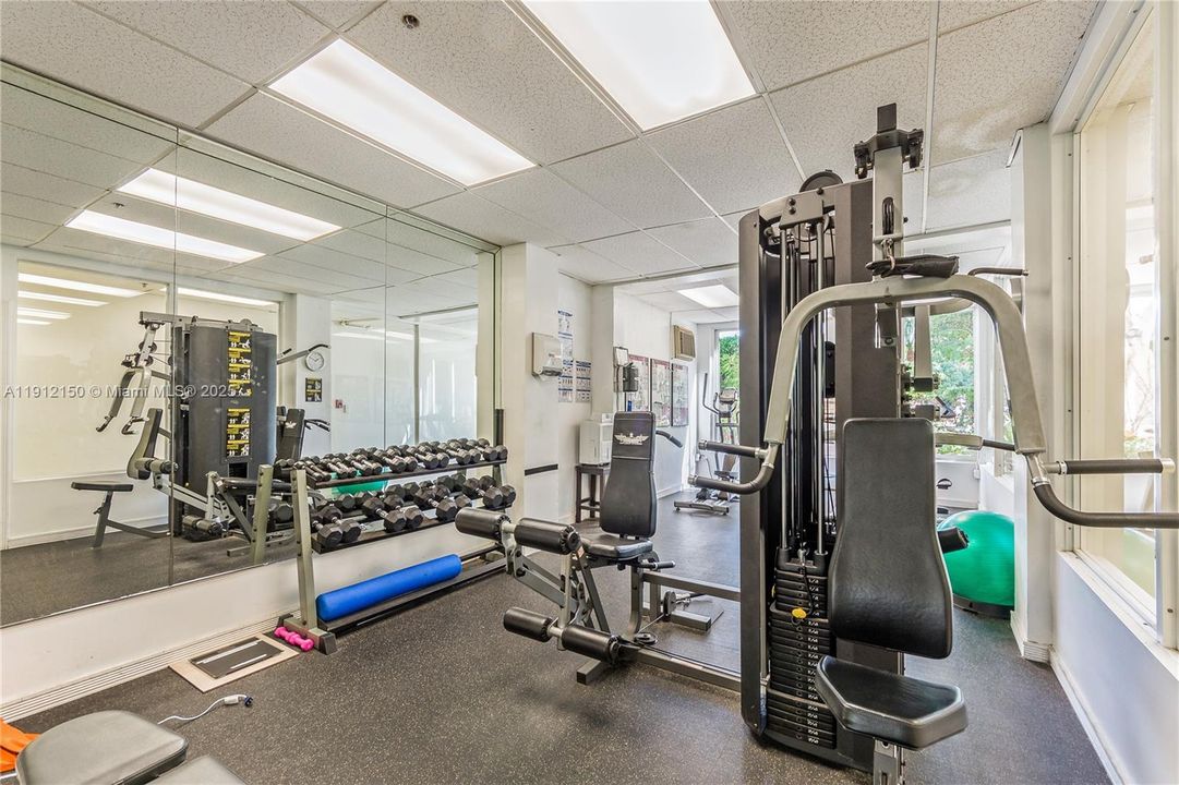 待售: $179,000 (0 贝兹, 1 浴室, 270 平方英尺)