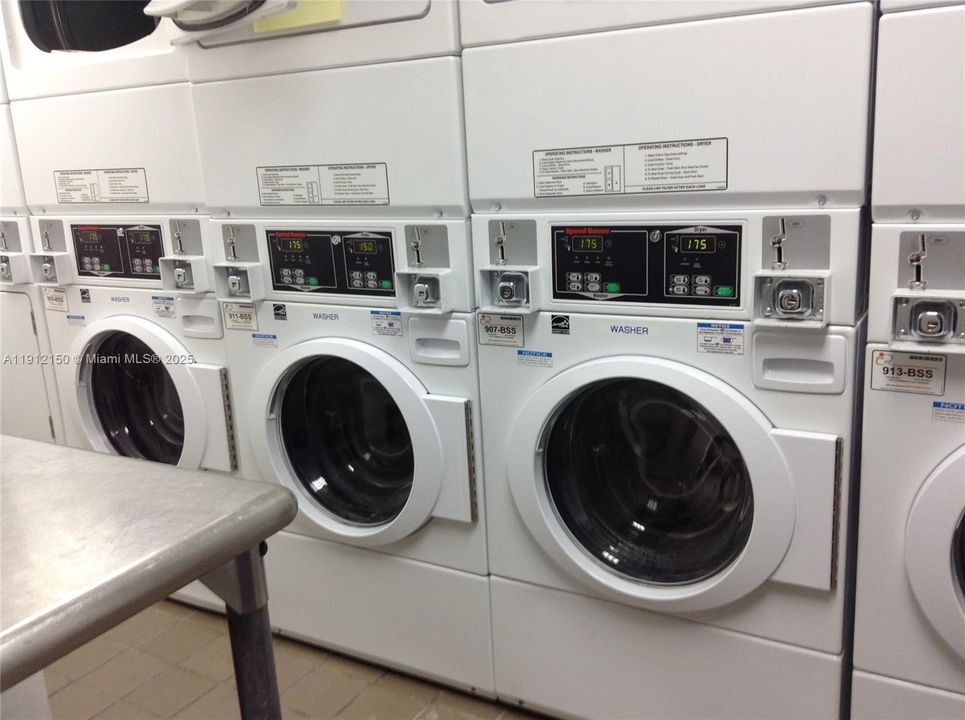 待售: $179,000 (0 贝兹, 1 浴室, 270 平方英尺)