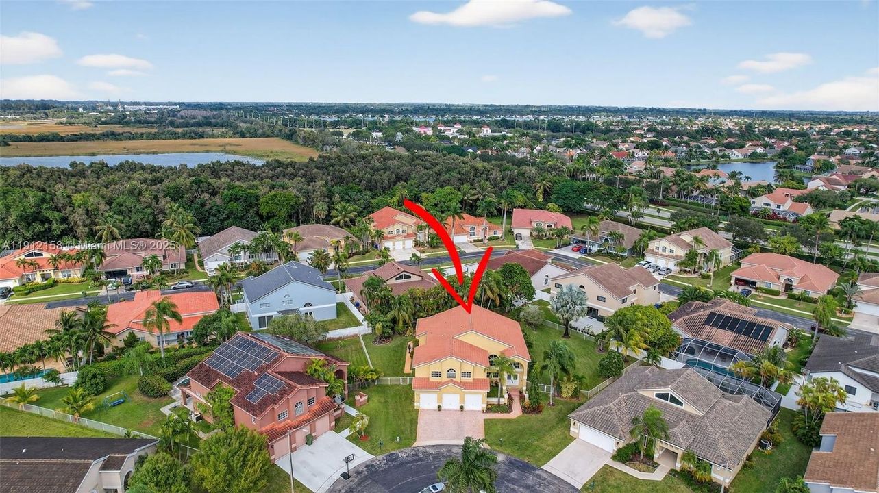 合同活跃: $950,000 (4 贝兹, 3 浴室, 3520 平方英尺)