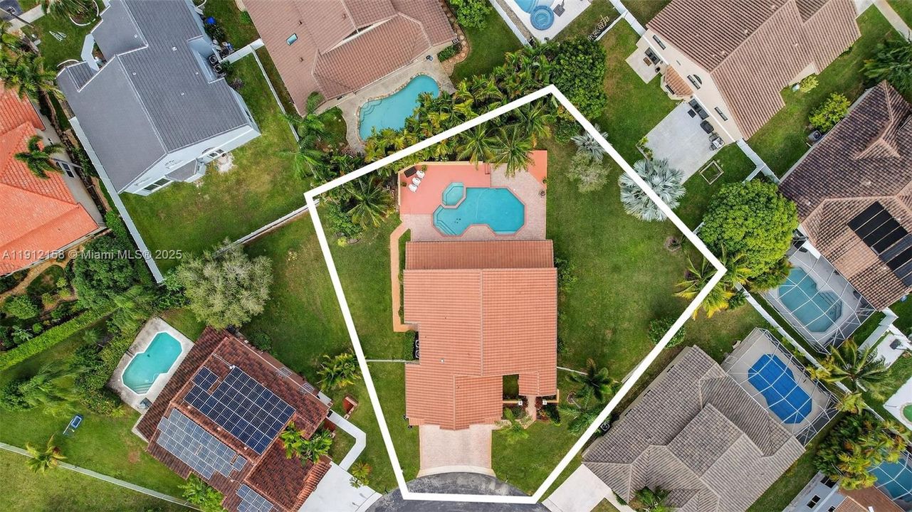 合同活跃: $950,000 (4 贝兹, 3 浴室, 3520 平方英尺)