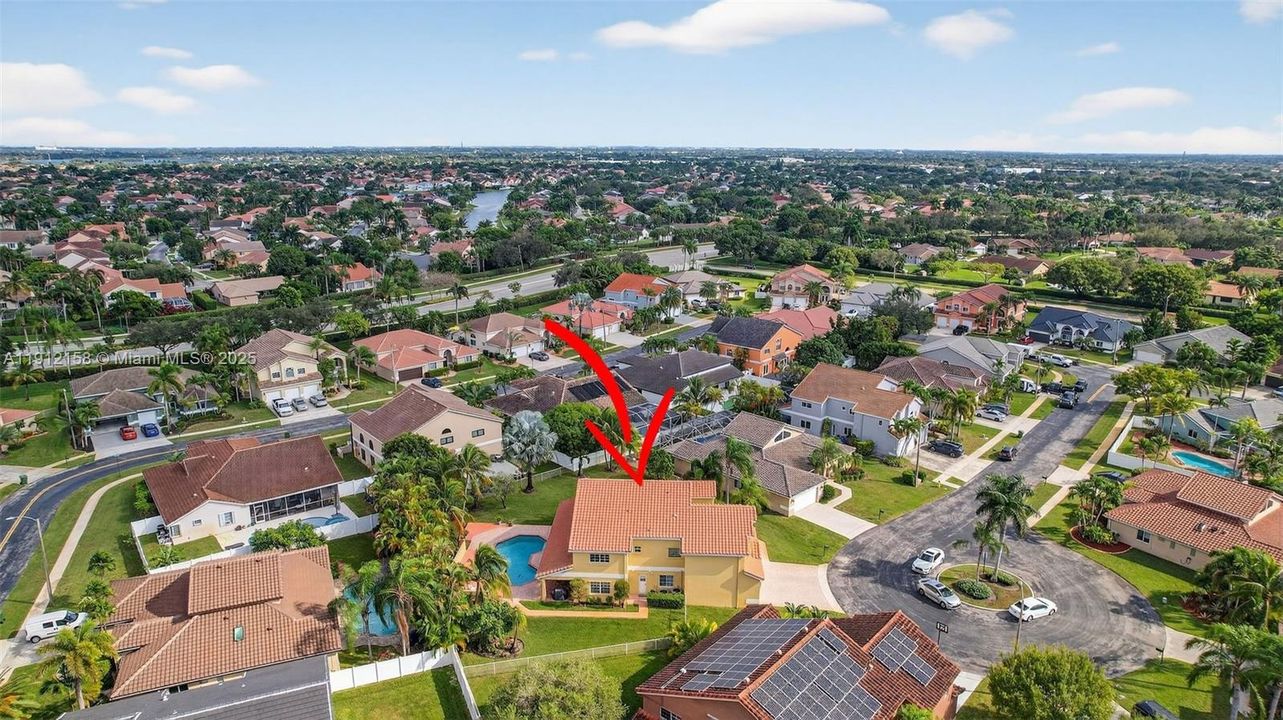 合同活跃: $950,000 (4 贝兹, 3 浴室, 3520 平方英尺)