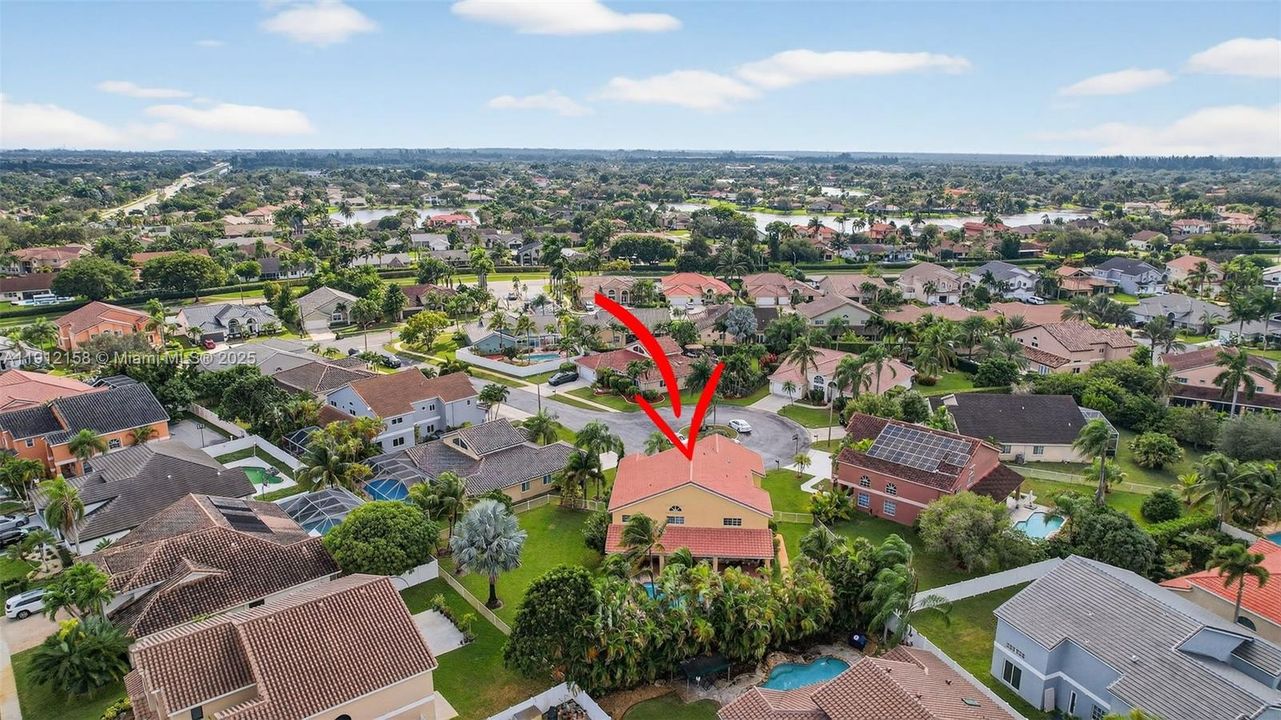 合同活跃: $950,000 (4 贝兹, 3 浴室, 3520 平方英尺)