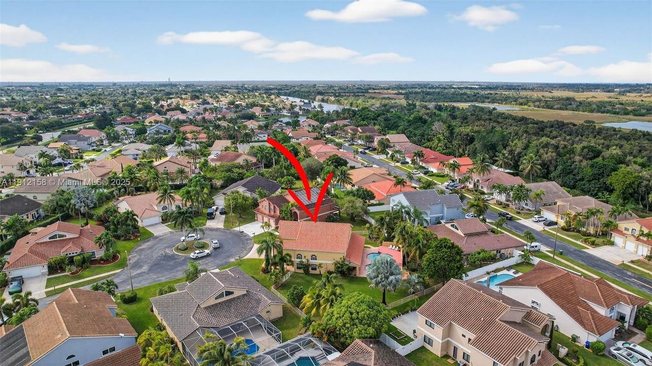 合同活跃: $950,000 (4 贝兹, 3 浴室, 3520 平方英尺)