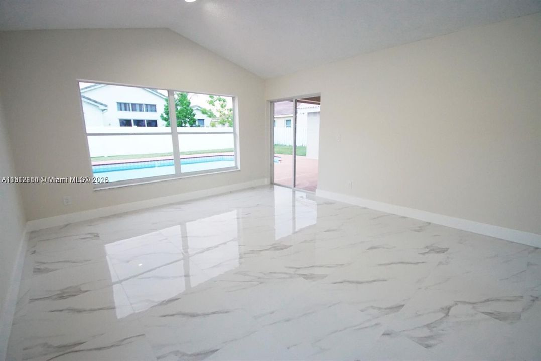 待售: $945,000 (5 贝兹, 2 浴室, 0 平方英尺)