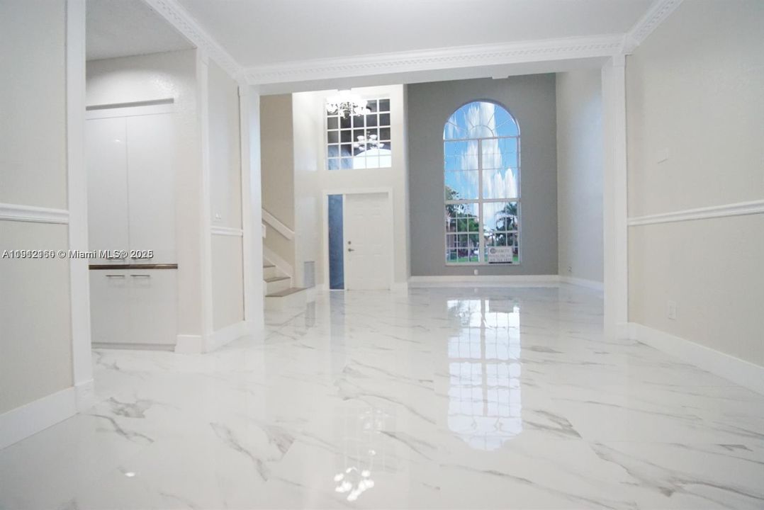 待售: $945,000 (5 贝兹, 2 浴室, 0 平方英尺)