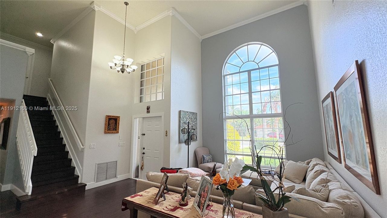 待售: $945,000 (5 贝兹, 2 浴室, 0 平方英尺)