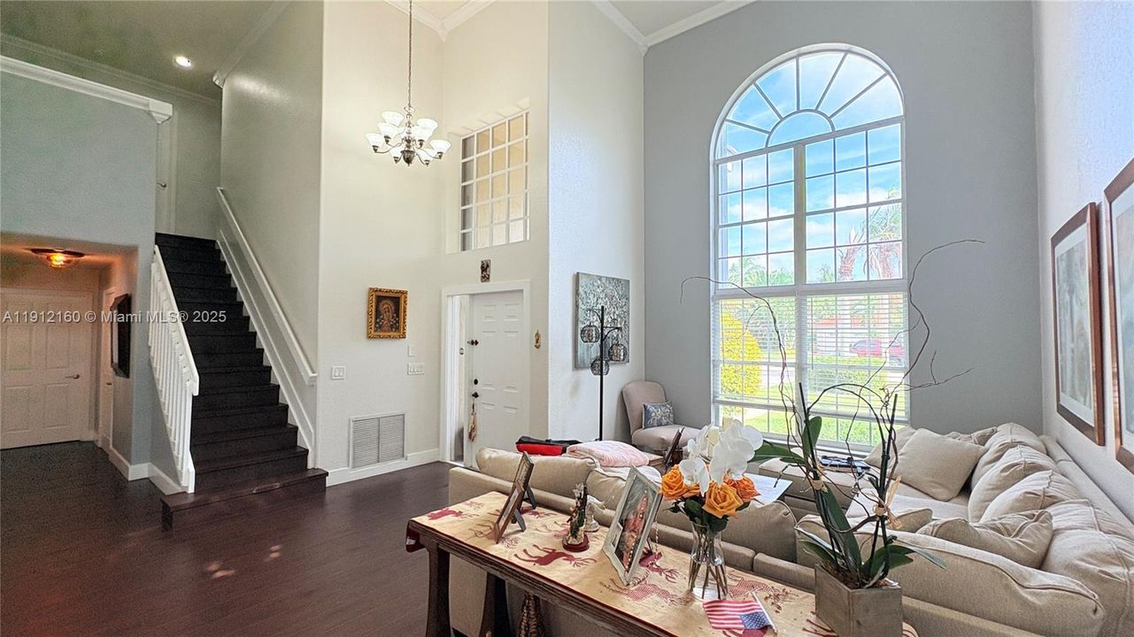 待售: $945,000 (5 贝兹, 2 浴室, 0 平方英尺)