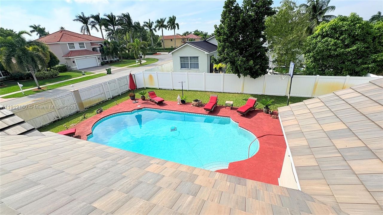 待售: $945,000 (5 贝兹, 2 浴室, 0 平方英尺)