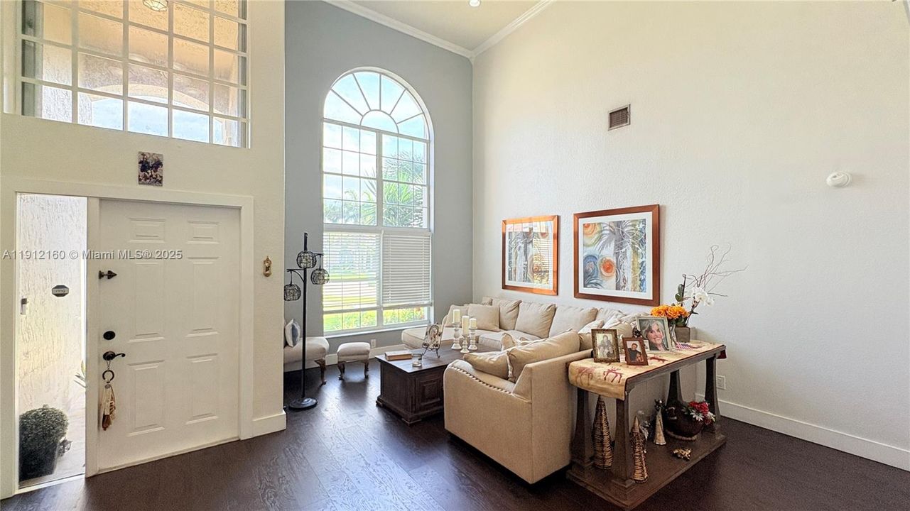 待售: $945,000 (5 贝兹, 2 浴室, 0 平方英尺)