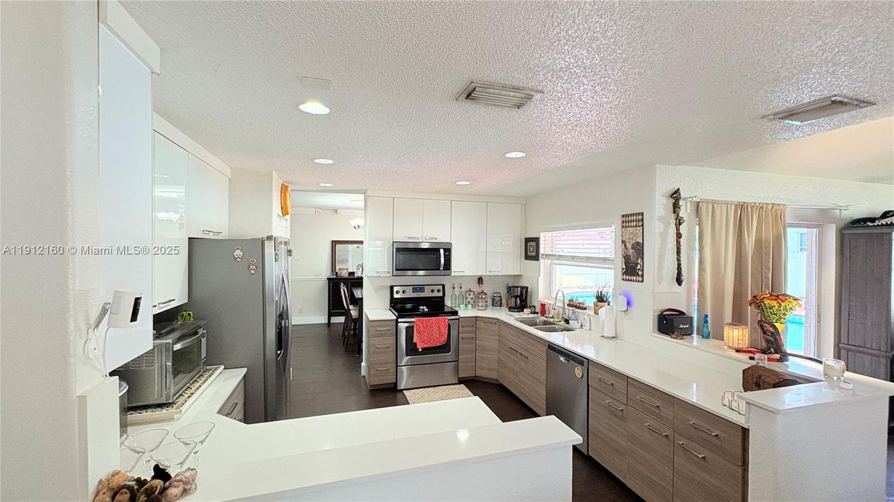 待售: $945,000 (5 贝兹, 2 浴室, 0 平方英尺)