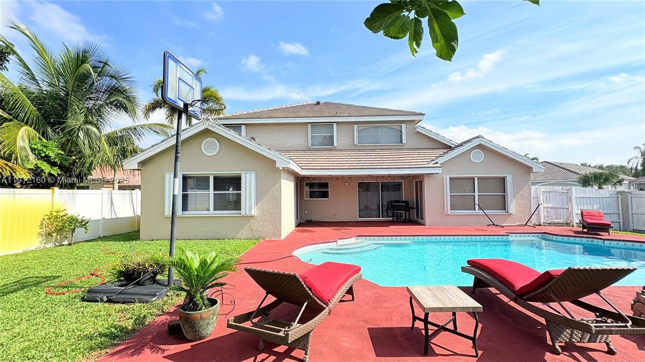 待售: $945,000 (5 贝兹, 2 浴室, 0 平方英尺)