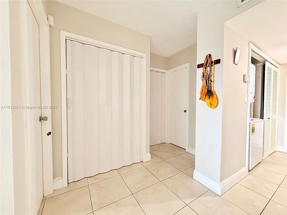 Activo con contrato: $270,000 (1 camas, 1 baños, 760 Pies cuadrados)