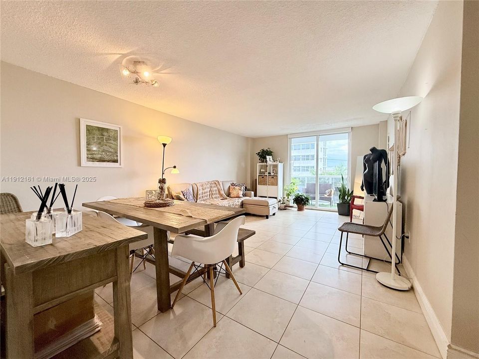 Activo con contrato: $270,000 (1 camas, 1 baños, 760 Pies cuadrados)