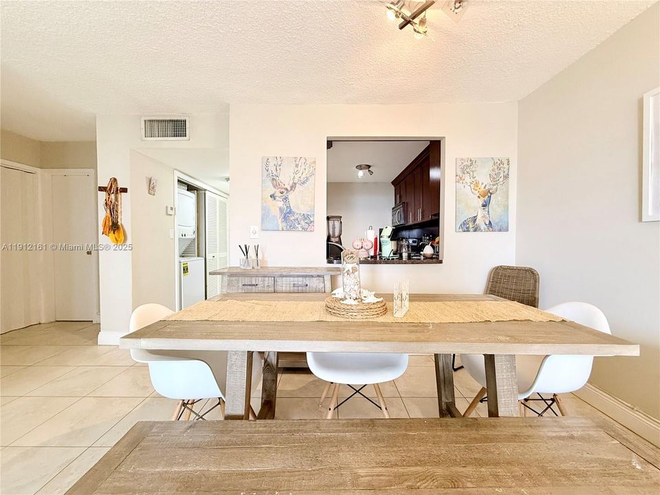 Activo con contrato: $270,000 (1 camas, 1 baños, 760 Pies cuadrados)