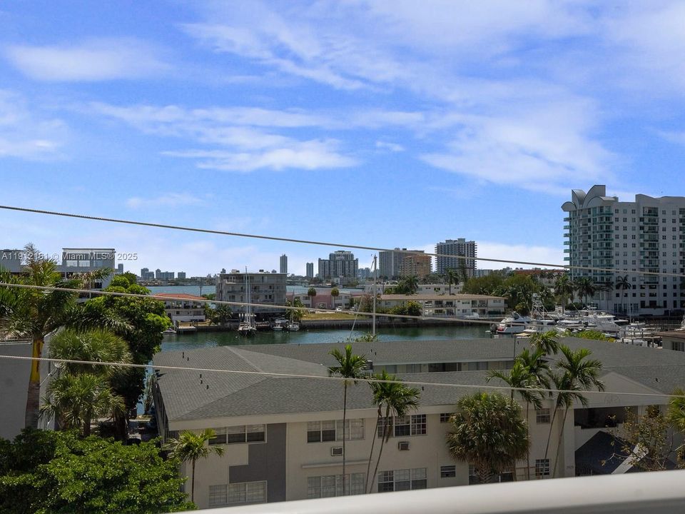 Activo con contrato: $270,000 (1 camas, 1 baños, 760 Pies cuadrados)