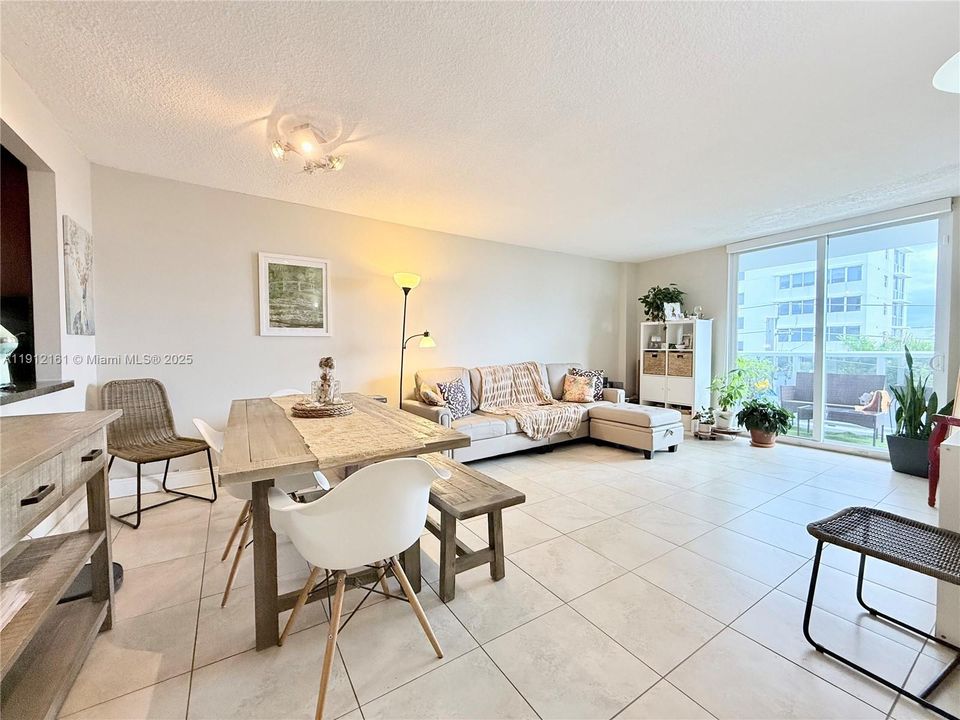 Activo con contrato: $270,000 (1 camas, 1 baños, 760 Pies cuadrados)