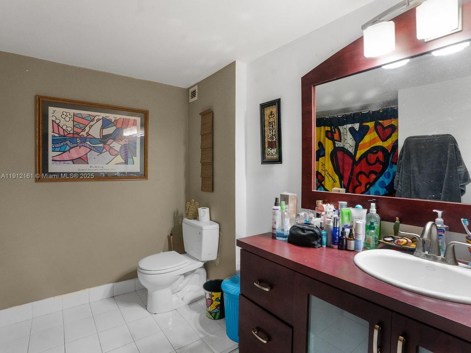 Activo con contrato: $270,000 (1 camas, 1 baños, 760 Pies cuadrados)