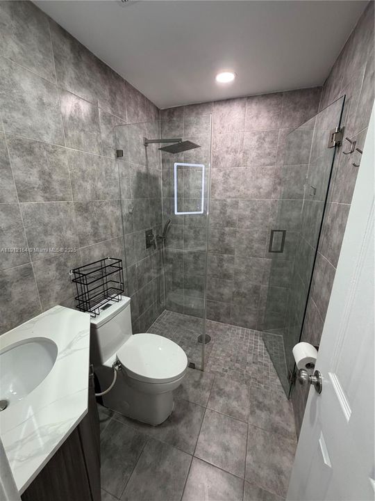 For Rent: $3,200 (3 beds, 2 baths, 1598 Square Feet)