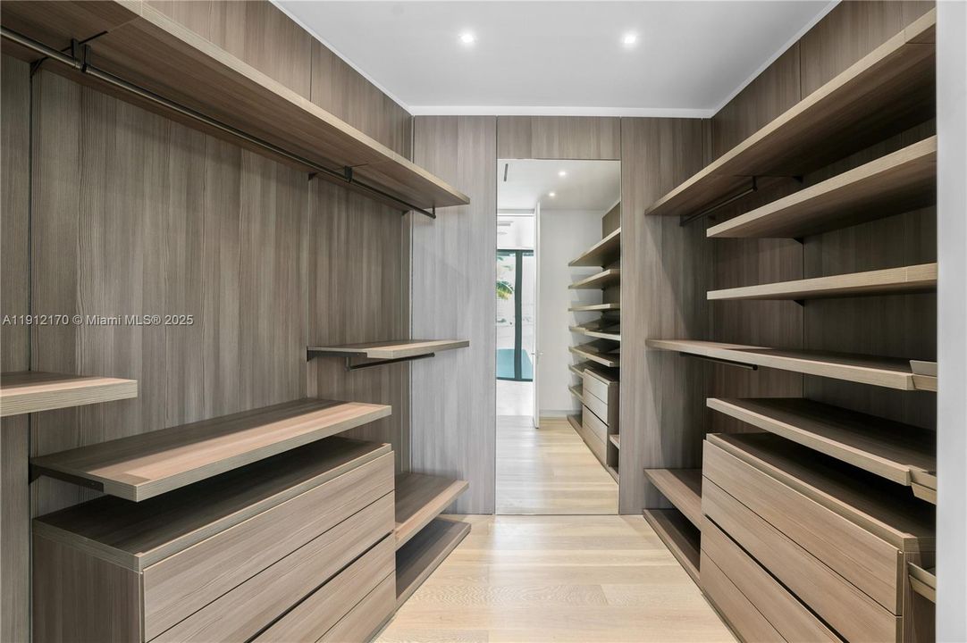 For Sale: $12,500,000 (8 beds, 9 baths, 7840 Square Feet)