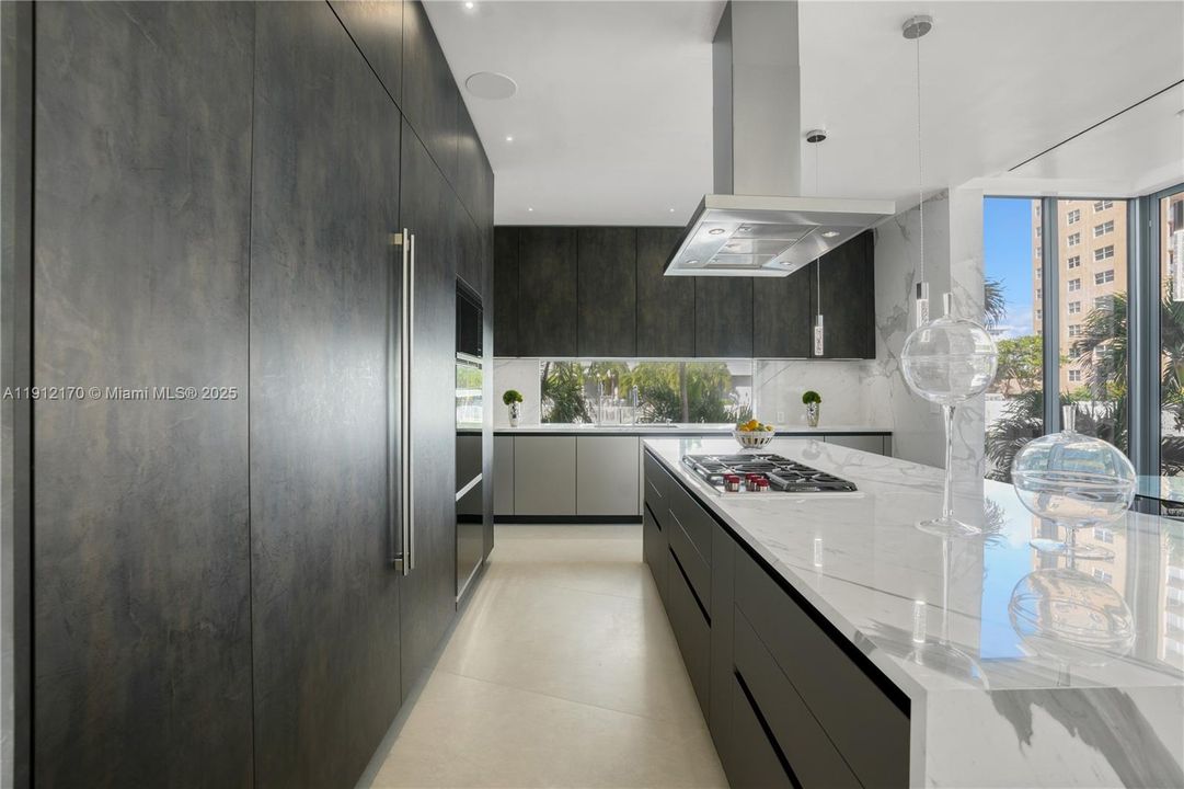 For Sale: $12,500,000 (8 beds, 9 baths, 7840 Square Feet)