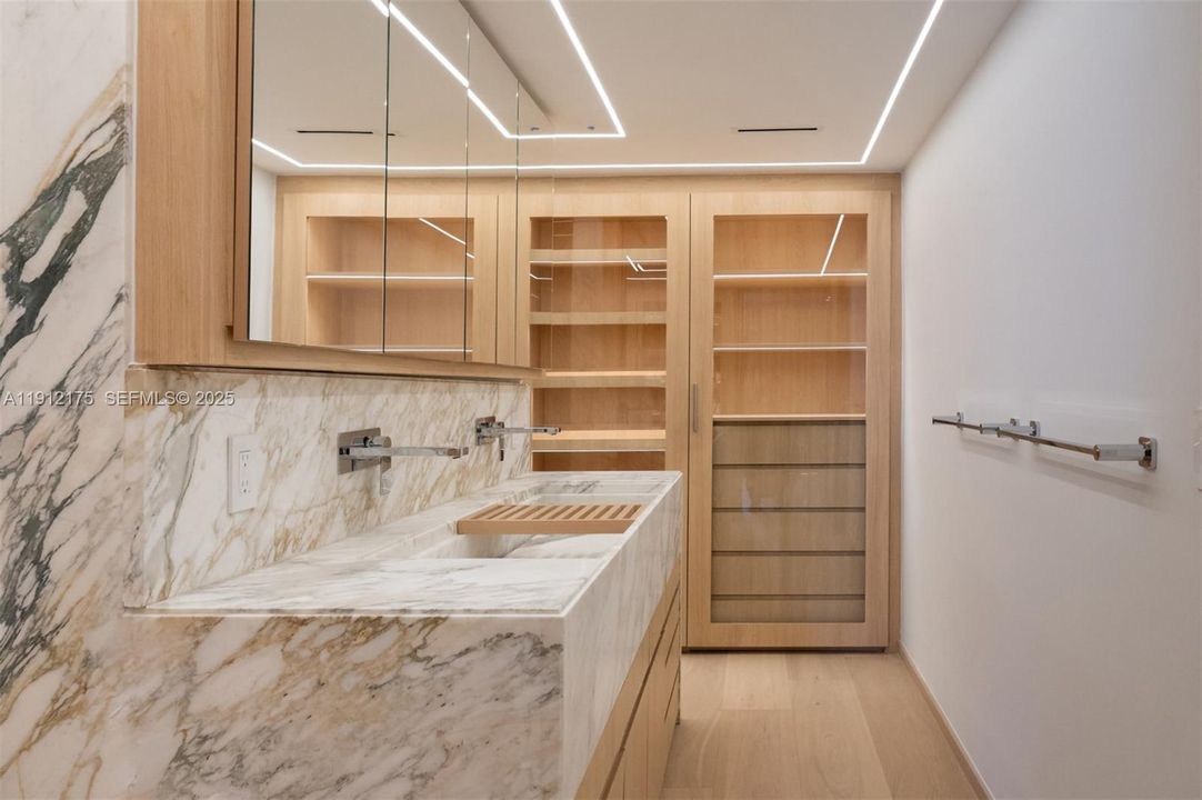 For Sale: $3,500,000 (4 beds, 4 baths, 2398 Square Feet)