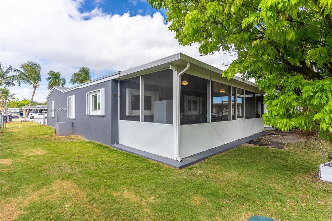 出租: $4,435 (4 贝兹, 2 浴室, 2150 平方英尺)