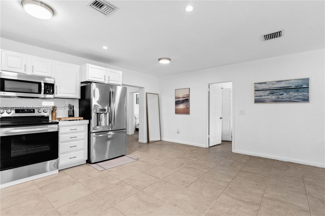 出租: $4,435 (4 贝兹, 2 浴室, 2150 平方英尺)