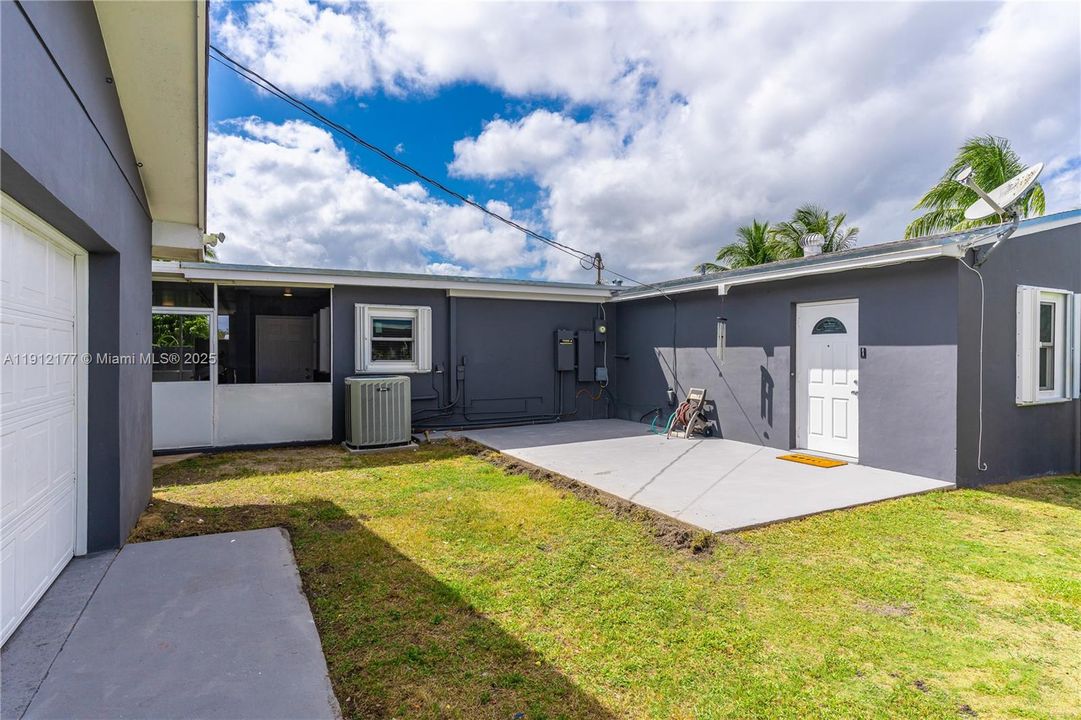 出租: $4,435 (4 贝兹, 2 浴室, 2150 平方英尺)