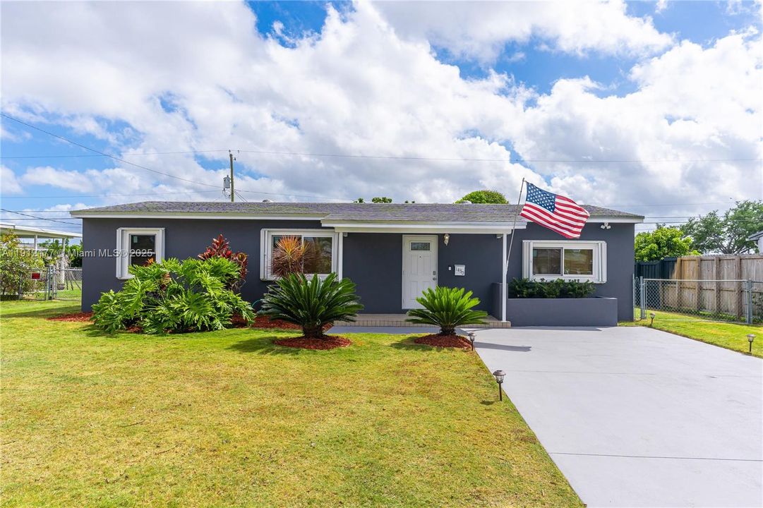 出租: $4,435 (4 贝兹, 2 浴室, 2150 平方英尺)