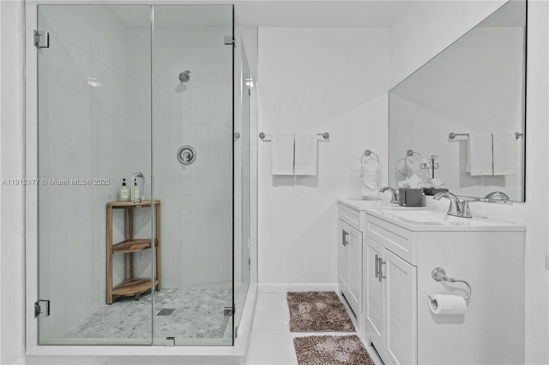 出租: $4,435 (4 贝兹, 2 浴室, 2150 平方英尺)