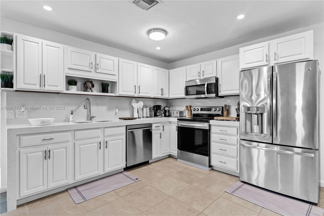 出租: $4,435 (4 贝兹, 2 浴室, 2150 平方英尺)