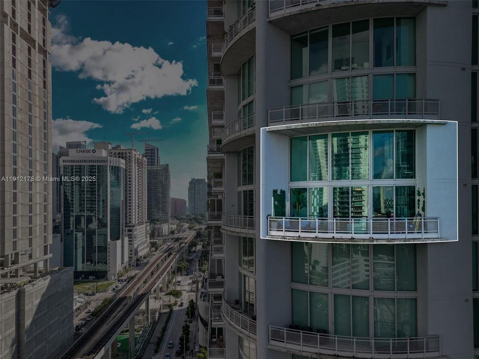 待售: $725,000 (1 贝兹, 2 浴室, 1337 平方英尺)