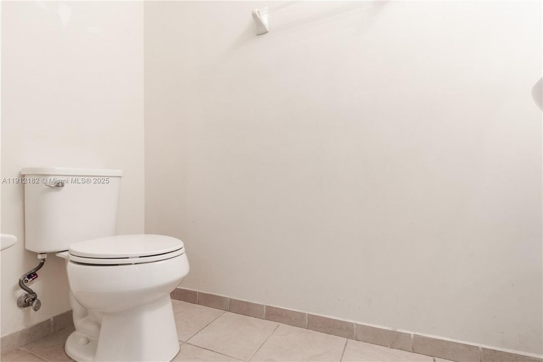 For Rent: $3,300 (3 beds, 2 baths, 1592 Square Feet)