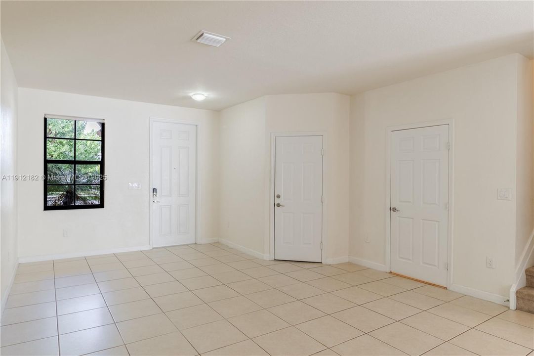 For Rent: $3,300 (3 beds, 2 baths, 1592 Square Feet)