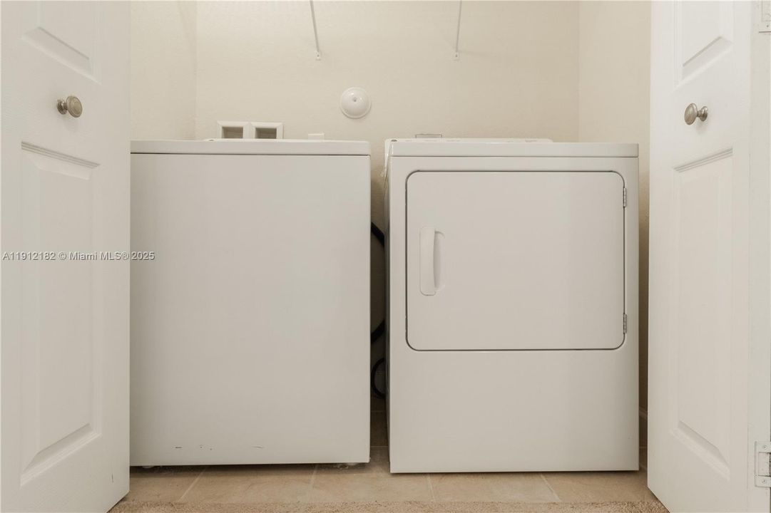 For Rent: $3,300 (3 beds, 2 baths, 1592 Square Feet)